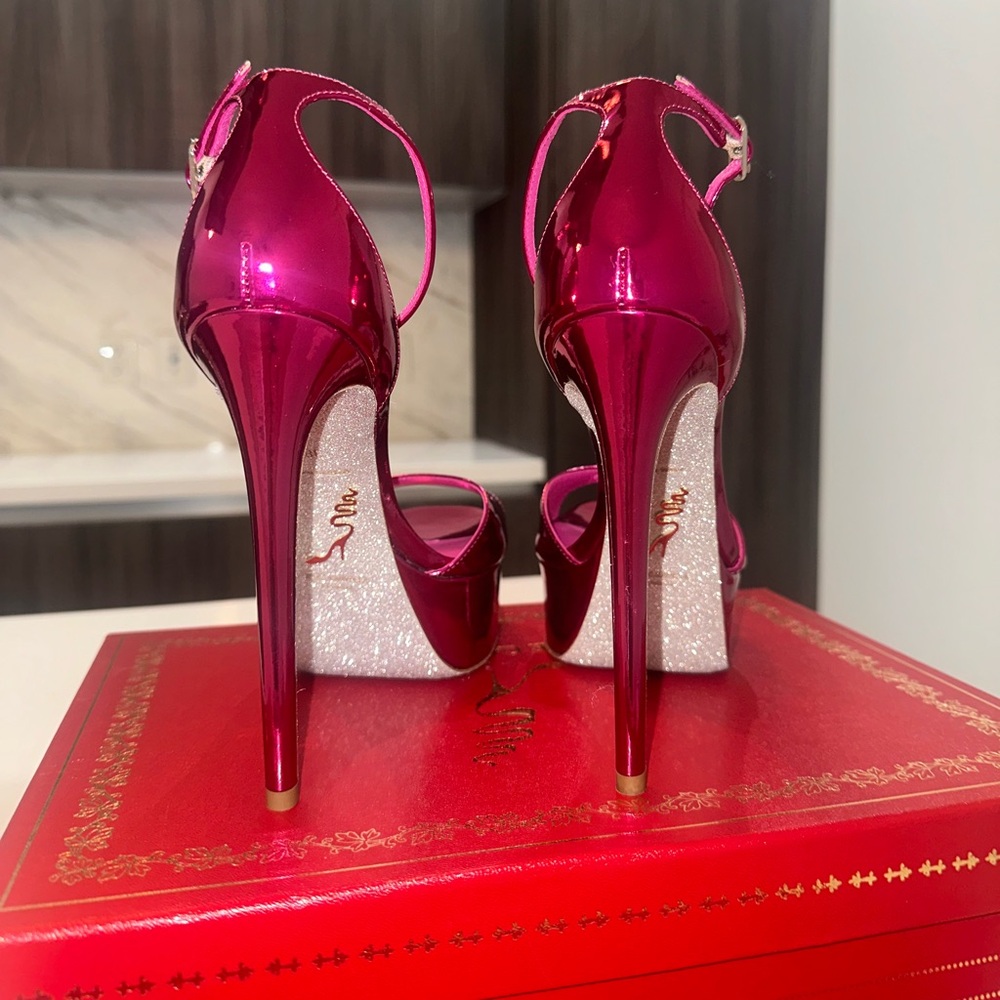 🩷New Metallic Rene heels🩷 - Picture 3 of 8